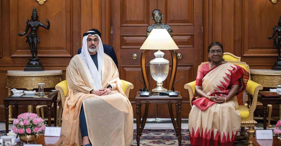 ന്യൂഡൽഹിയിൽ നടന്ന കൂടിക്കാഴ്ചയിൽ  അബുദാബി കിരീടാവകാശി ഷെയ്ഖ് ഖാലിദ് ബിൻ മുഹമ്മദ് ബിൻ സായിദ് അൽ നഹ്യാനും ഇന്ത്യൻ രാഷ്‌ട്രപതി ദ്രൗപതി മുർമുവും. Image Credit: WAM
