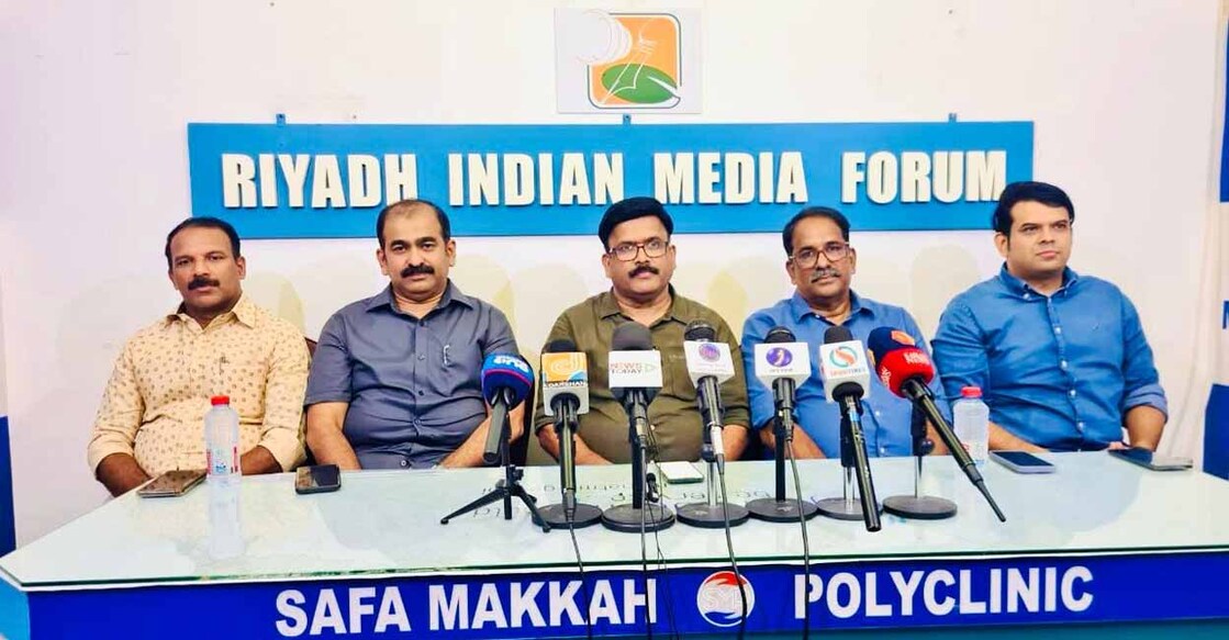 റഹീം സഹായ സമിതി റിയാദിൽ നടത്തിയ വാർത്ത സമ്മേളനത്തിൽ ഭാരവാഹികൾ വിശദീകരിക്കുന്നു.