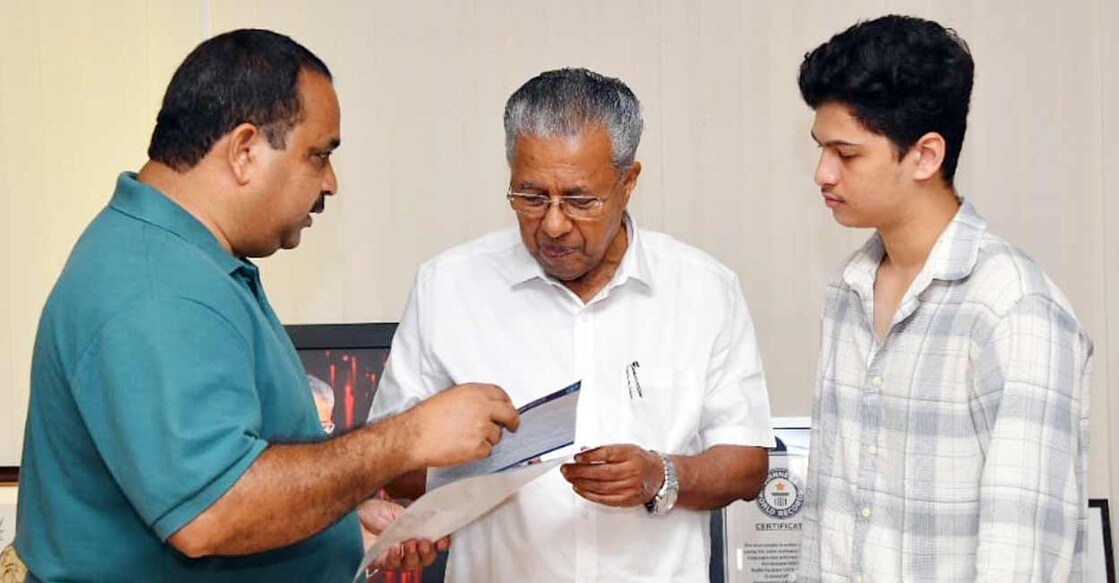 awabi-malayalee-group-donates-to-chief-ministers-relief-fund