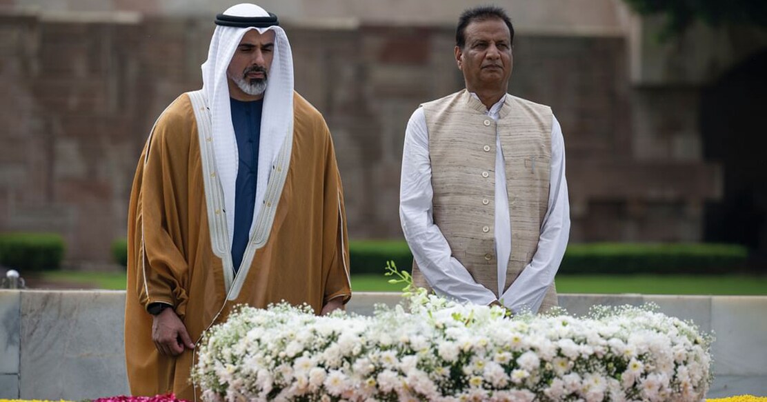 അബുദാബി കിരീടാവകാശി ഷെയ്ഖ് ഖാലിദ് ബിൻ മുഹമ്മദ് ബിൻ സായിദ് അൽ നഹ്യാൻ രാജ്ഘട്ട് സന്ദർശിച്ചപ്പോൾ. ക്രെഡിറ്റ്–വാം