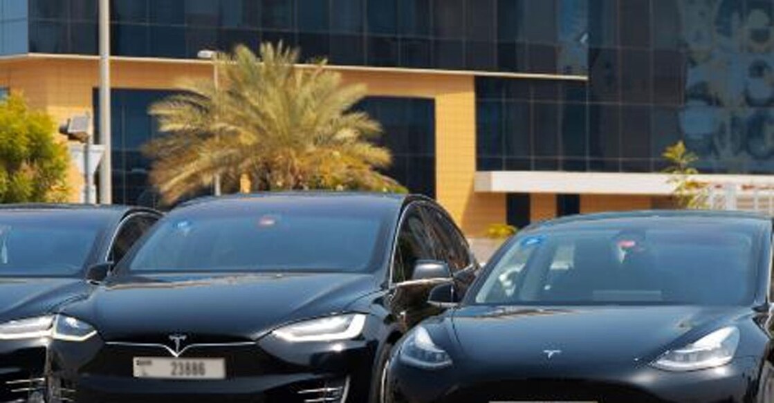 dubais-luxury-transport-sector-records-44-percent-growth-in-2024-uae