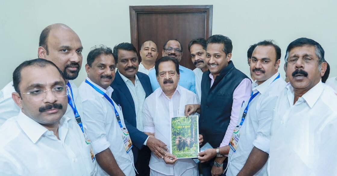 ramesh-chennithala-released-the-cover-page-of-travel-feels-and-feeds