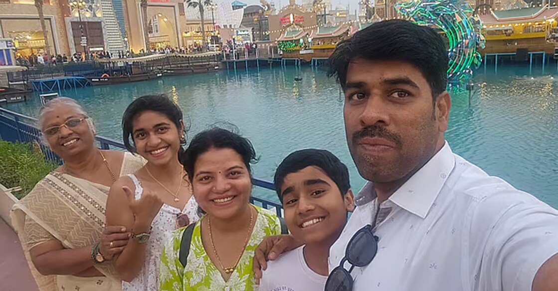നിഖിലും കുടുംബവും. ചിത്രം–സ്പെഷൽ അറേഞ്ച്മെന്റ്. 