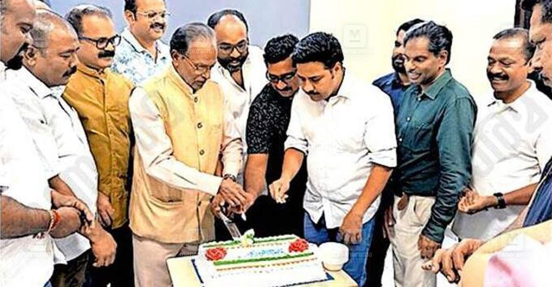 ചിത്രം: സ്പെഷൽ അറേഞ്ച്മെന്റ്