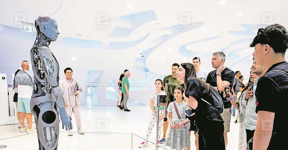 ameca-robot-interacts-in-6-languages-including-hindi ameca-robot-interacts-in-6-languages-including-hindi