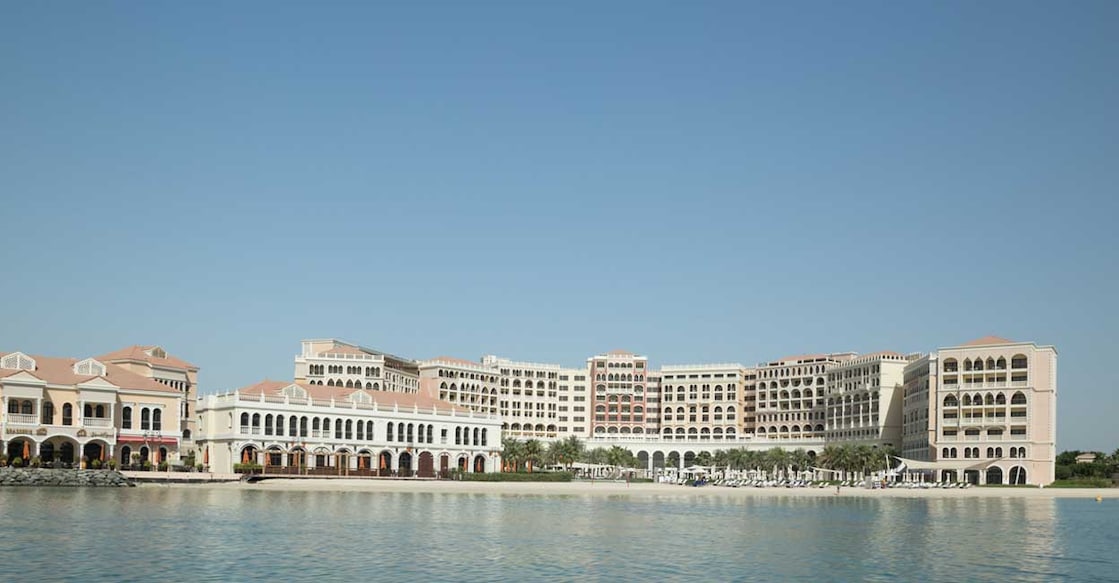 ritz-carlton-hotel റിറ്റ്സ് കാർട്ടൺ ഹോട്ടൽ. Image Credit: LizCoughlan /istockphoto.com
