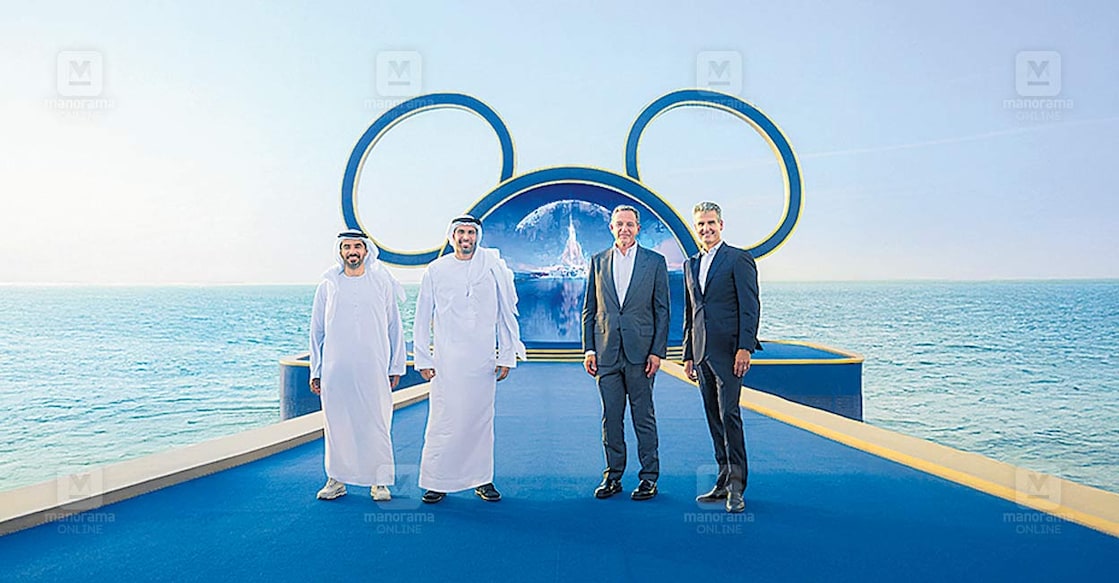 abu-dhabi-set-to-built-disney-theme-park-in-yas-island-2 ഡിസ്നി ലാൻഡ് അബുദാബി പദ്ധതിയുടെ പ്രഖ്യാപന ചടങ്ങിൽനിന്ന്.