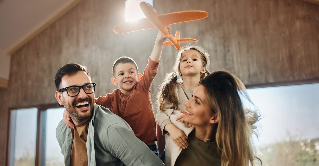 healthy-holiday-travel-essential-tips-and-precautions Image Credit: skynesher /Istockphoto.com