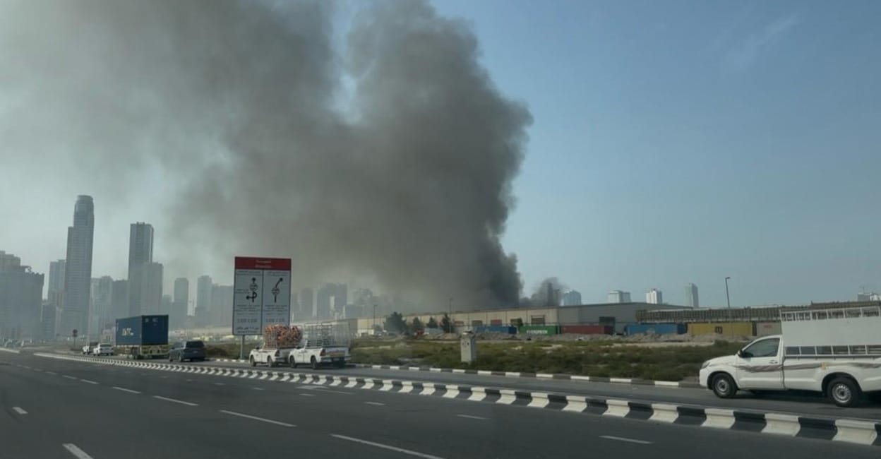 ഷാർജയിലെ വെയർഹൗസിലുണ്ടായ തീപിടുത്തം നിയന്ത്രണവിധേയമാക്കി കാരണം വൈദ്യുതി ...