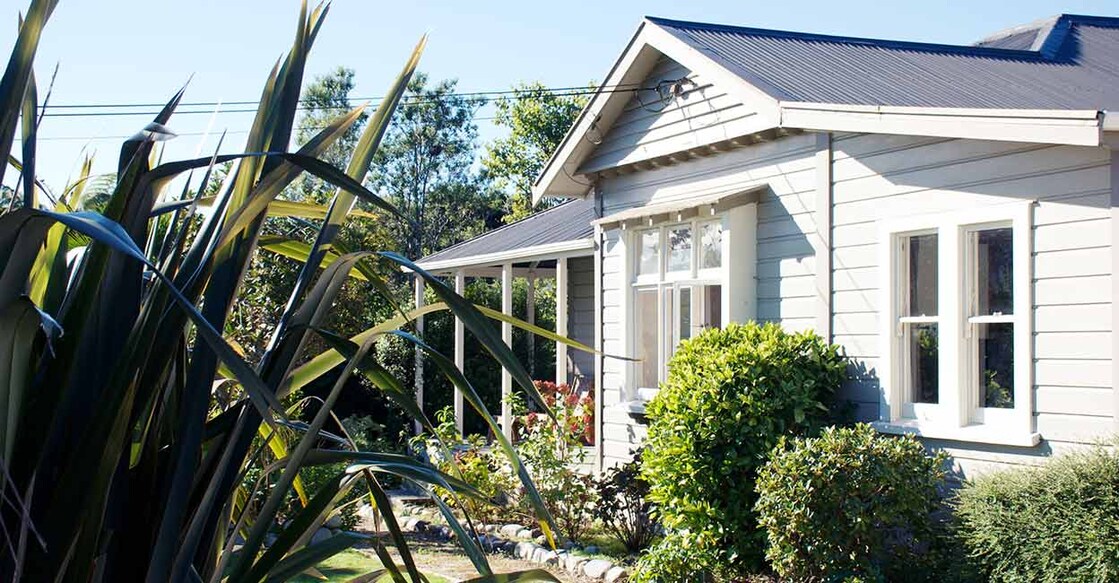 everything-you-need-to-know-about-buying-home-in-new-zealand Image Credit: LazingBee/istockphoto.com