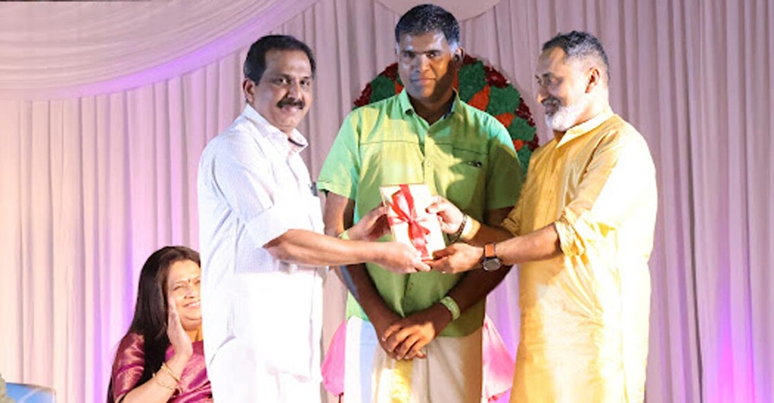 രഞ്ജിത്ത് മാത്യു എഴുതിയ പ്രഥമ കഥാസമാഹാരമായ "സീബ്രാലൈൻ" എന്ന പുസ്തകത്തിന്റെ പ്രകാശനം