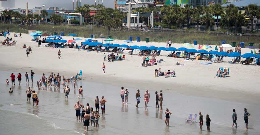 US-AMERICANS-CROWD-SOUTH-CAROLINA-BEACHES-ON-FOURTH-OF-JULY-WEEK US-AMERICANS-CROWD-SOUTH-CAROLINA-BEACHES-ON-FOURTH-OF-JULY-WEEK