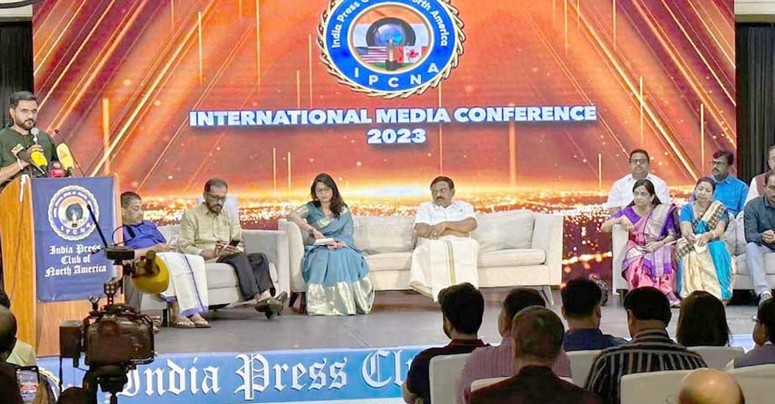 us-press ഇന്ത്യ പ്രസ് ക്ലബ് ഓഫ് നോർത്ത് അമേരിക്കയുടെ പത്താമത് രാജ്യാന്തര കോൺഫറൻസിൽ മാധ്യമപ്രവർത്തകൻ അയ്യപ്പദാസ് സംസാരിക്കുന്നു