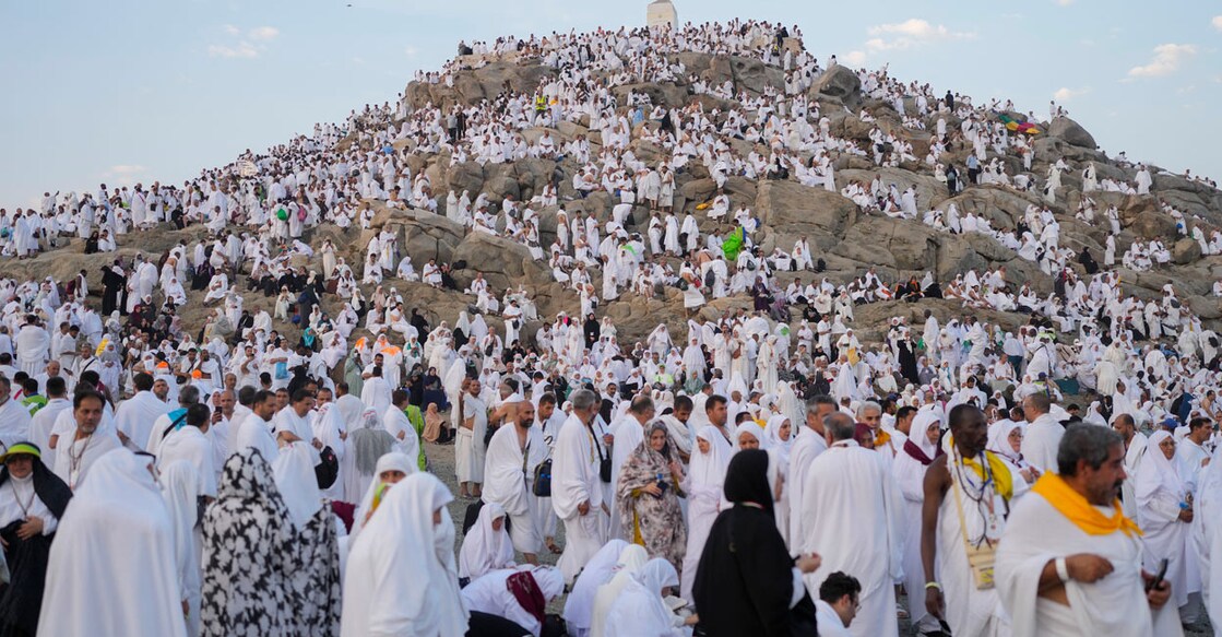 hajj-pilgrims-to-climb-mount-of-mercy-near-holy-city-mecca