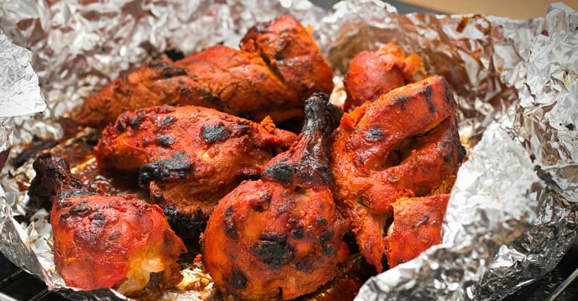 അലുമിനിയം ഫോയിലിൽ ഭക്ഷണം പൊതിയുമ്പോൾ സൂക്ഷിക്കുക; കാത്തിരിക്കുന്നത്