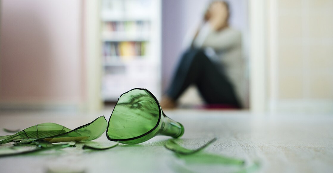 glass-bottle-violence-half-point-istockphoto-com