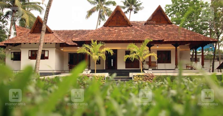 traditional-house-alappuzha-exterior traditional-house-alappuzha-exterior