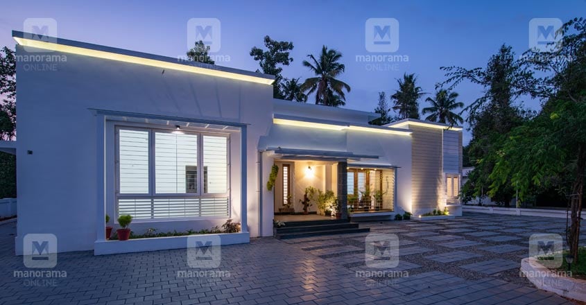 renovated-house-kothamangalam-night renovated-house-kothamangalam-night