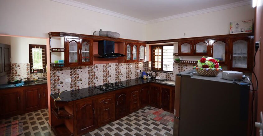 kottayam-nri-house-kitchen kottayam-nri-house-kitchen