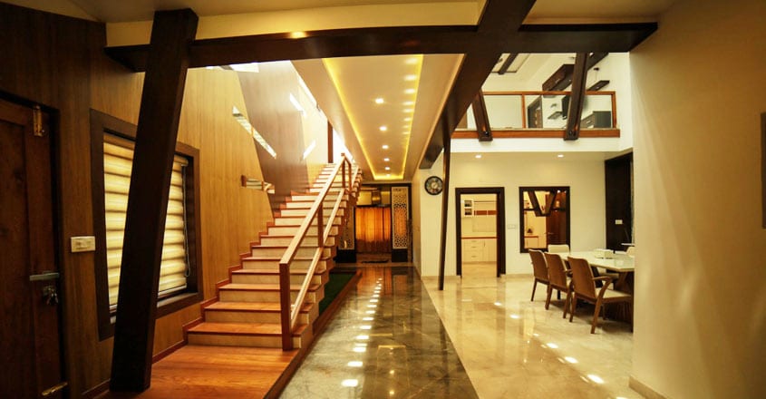 false box-house-kannur-stair
