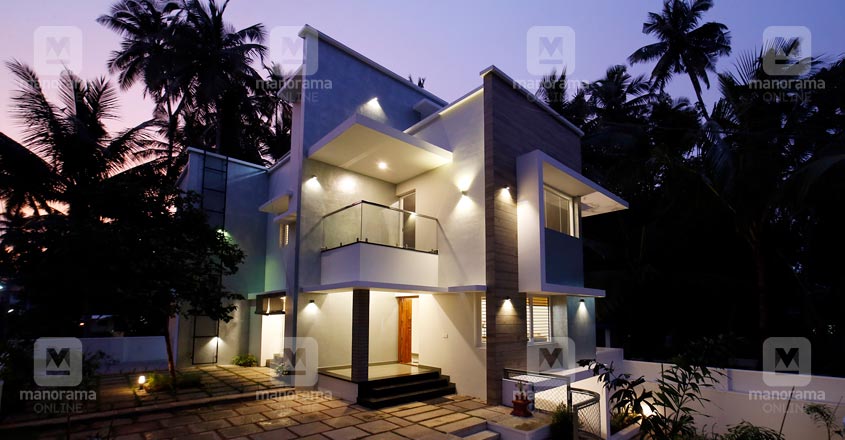 6-cent-home-calicut-exterior-night 6-cent-home-calicut-exterior-night