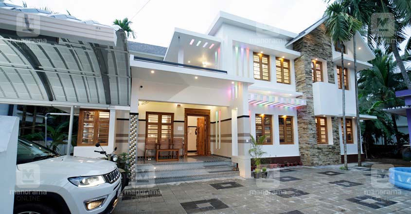 spacious-house-Malappuram-yard spacious-house-Malappuram-yard
