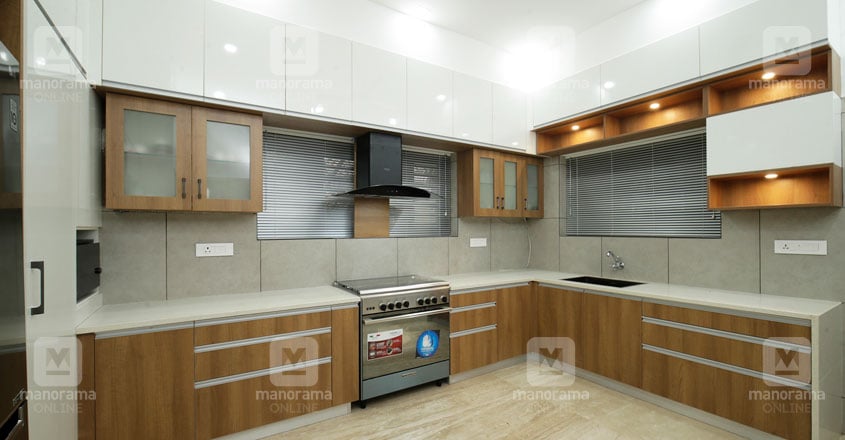 colonial-house-kuttichira-kitchen colonial-house-kuttichira-kitchen