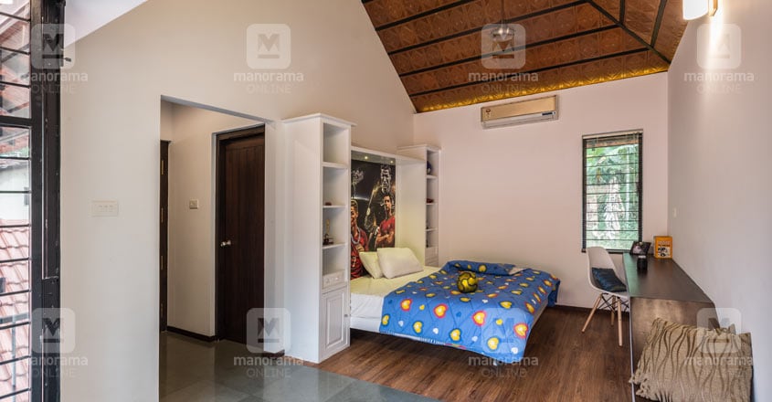 haritham-kannadikkal-bed haritham-kannadikkal-bed