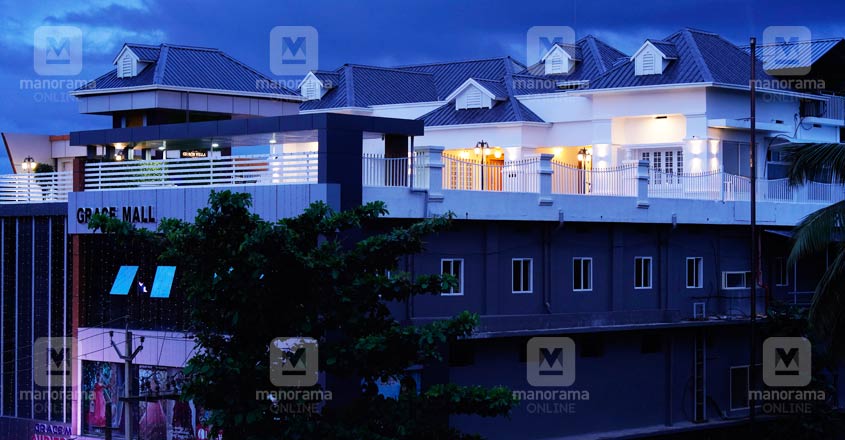 house-on-terrace-kondotty-night house-on-terrace-kondotty-night