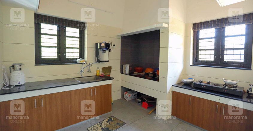 40-lakh-house-thrissur-kitchen 40-lakh-house-thrissur-kitchen