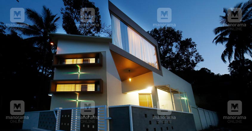 4-cent-thrissur-house-night 4-cent-thrissur-house-night