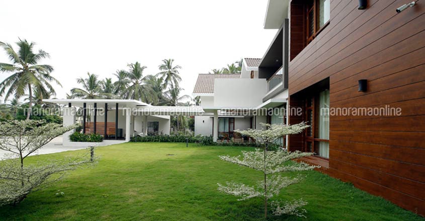 luxury-home-tirur-wall luxury-home-tirur-wall