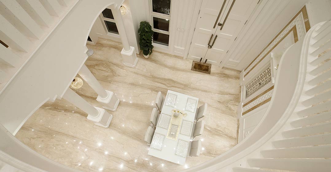 colonial-white-house-uduppi-stair colonial-white-house-uduppi-stair