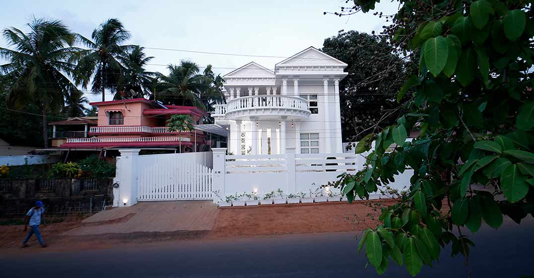 colonial-white-house-uduppi-view colonial-white-house-uduppi-view