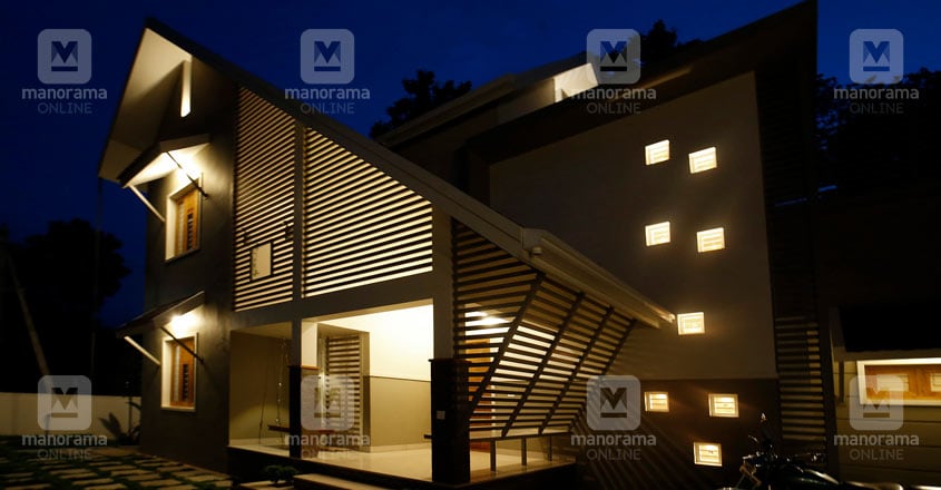 middle-class-house-manjeri-night middle-class-house-manjeri-night