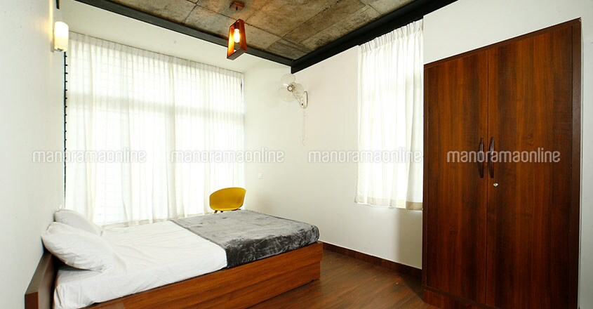 plot-based-luxury-home-bed plot-based-luxury-home-bed