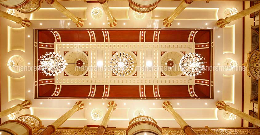 wayanad-ultra-luxury-home-ceiling wayanad-ultra-luxury-home-ceiling