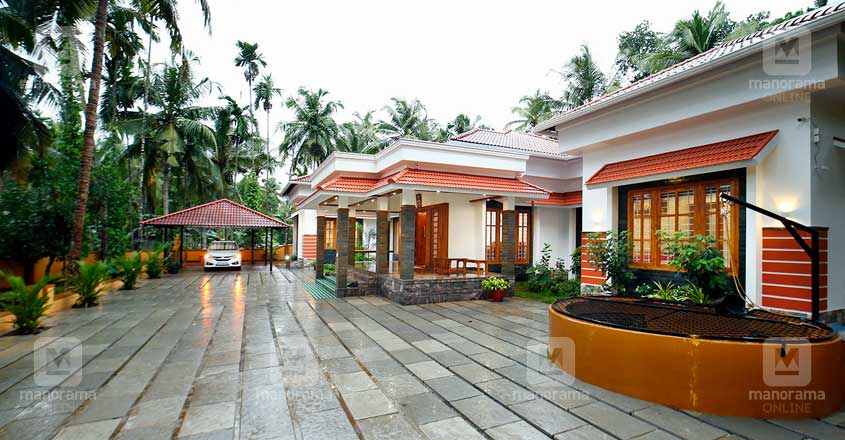 Kunnamangalam-house-yard Kunnamangalam-house-yard