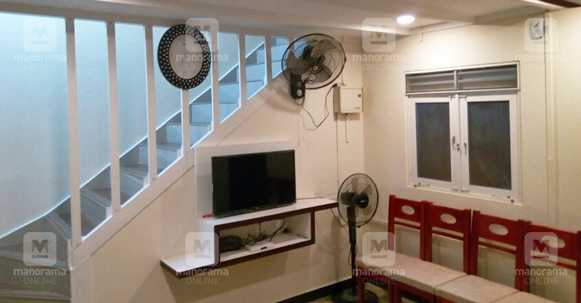 half-cent-home-stair half-cent-home-stair