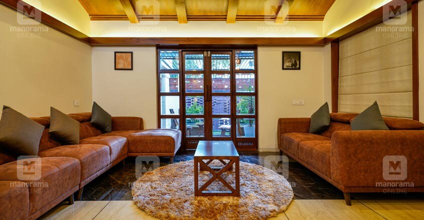 colonial-house-malappuram-living colonial-house-malappuram-living