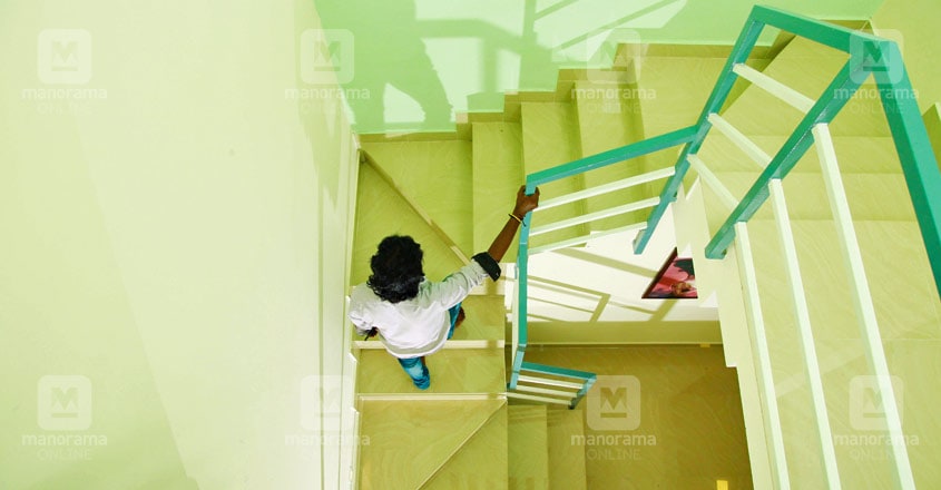 20-lakh-home-pathanathitta-stair 20-lakh-home-pathanathitta-stair