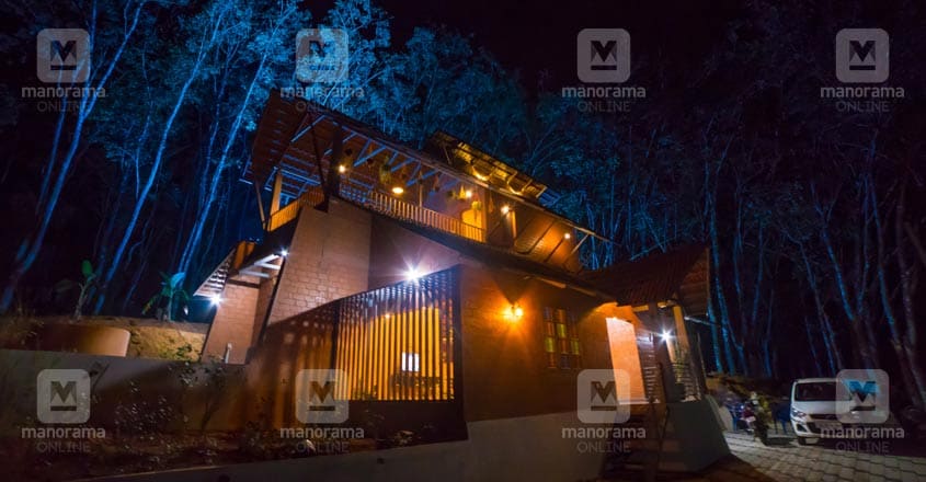 30-lakh-kottarakara-night 30-lakh-kottarakara-night