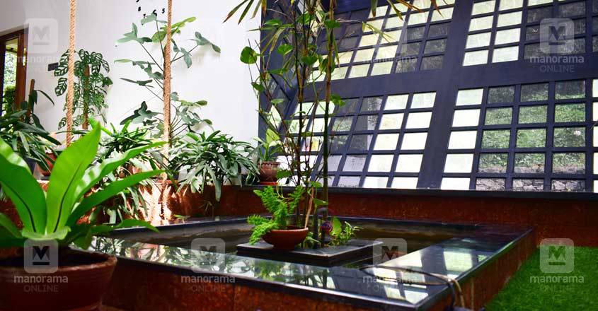 tropical-house-kannur-courtyard tropical-house-kannur-courtyard