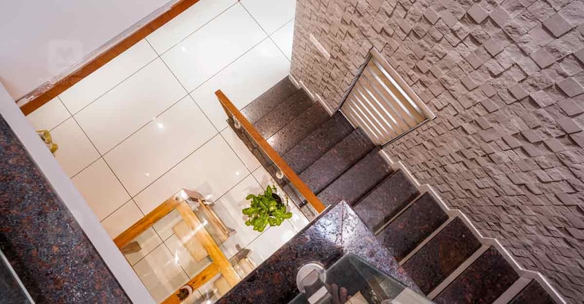 3-cent-dr-house-calicut-stair 3-cent-dr-house-calicut-stair