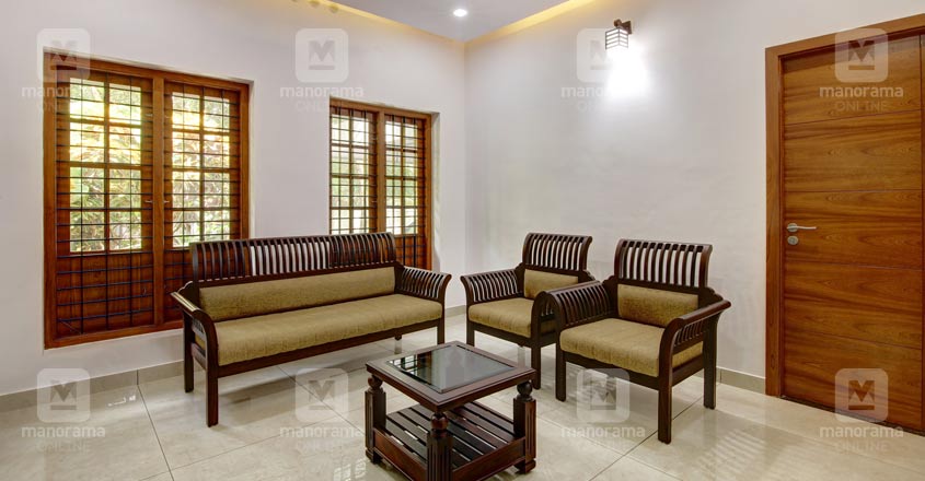 small-plot-house-tripunitura-inside small-plot-house-tripunitura-inside