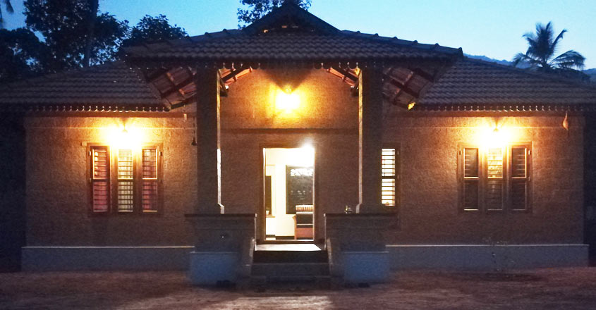 23-lakh-mud-house-night 23-lakh-mud-house-night