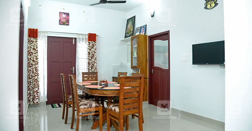 കാഞ്ഞിരപ്പള്ളിയിലെ പുതിയ താരമാണ് ഈ വീട് Traditional Plan | Cost ...