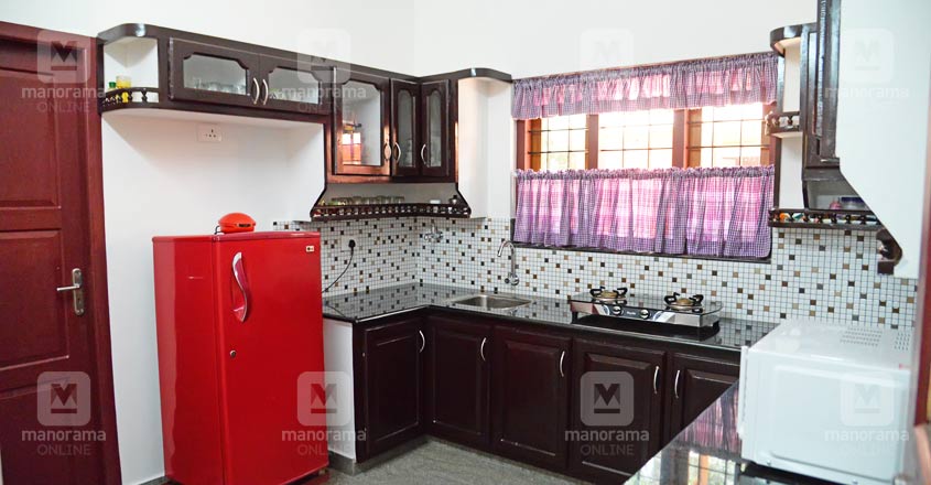 കാഞ്ഞിരപ്പള്ളിയിലെ പുതിയ താരമാണ് ഈ വീട് Traditional Plan | Cost ...