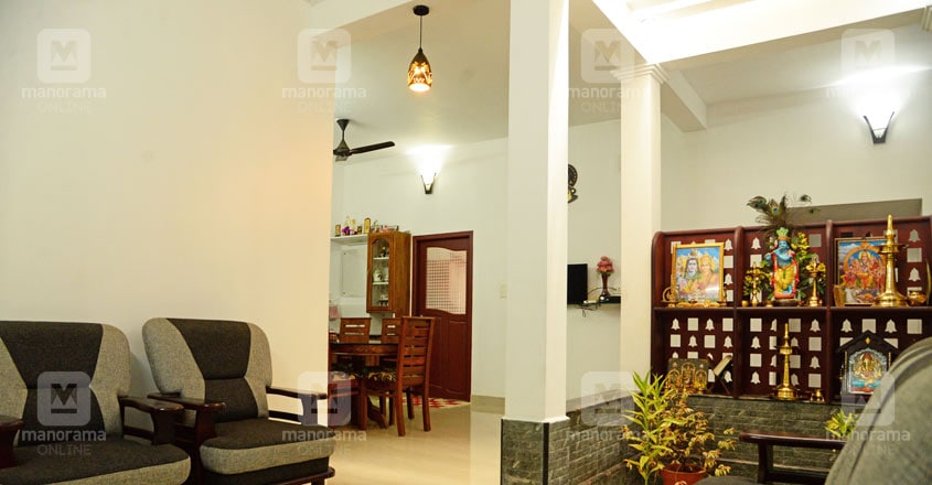 kanjirappally-manoj-house-living kanjirappally-manoj-house-living