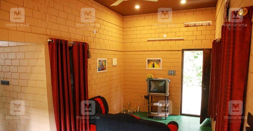 7-lakh-house-kollam-living 7-lakh-house-kollam-living